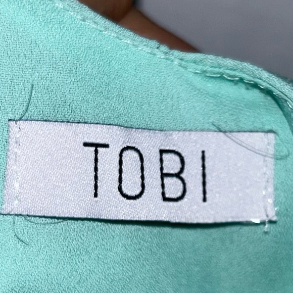 Tobi Tank Top V-Neck Adjustable Straps Low Cut Back Sleeveless Pullover Shirt - Picture 4 of 8